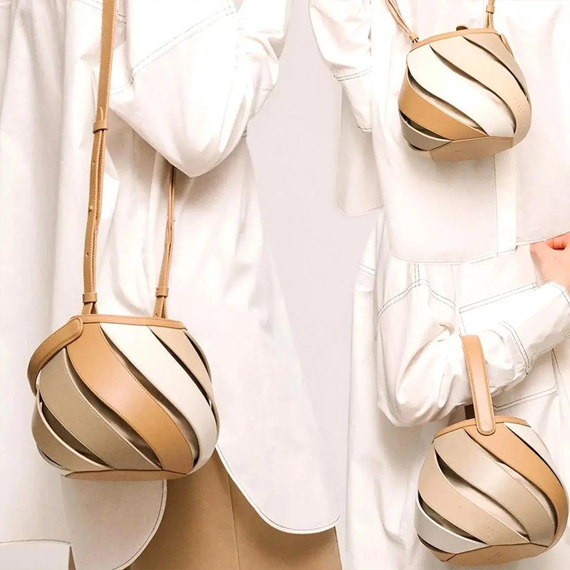 Bolsa Briany Bucket Multicores Pequena