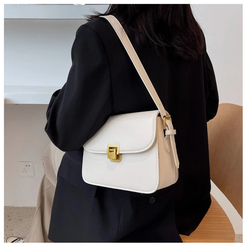 Bolsa Rowena Estilo Carteiro de Couro