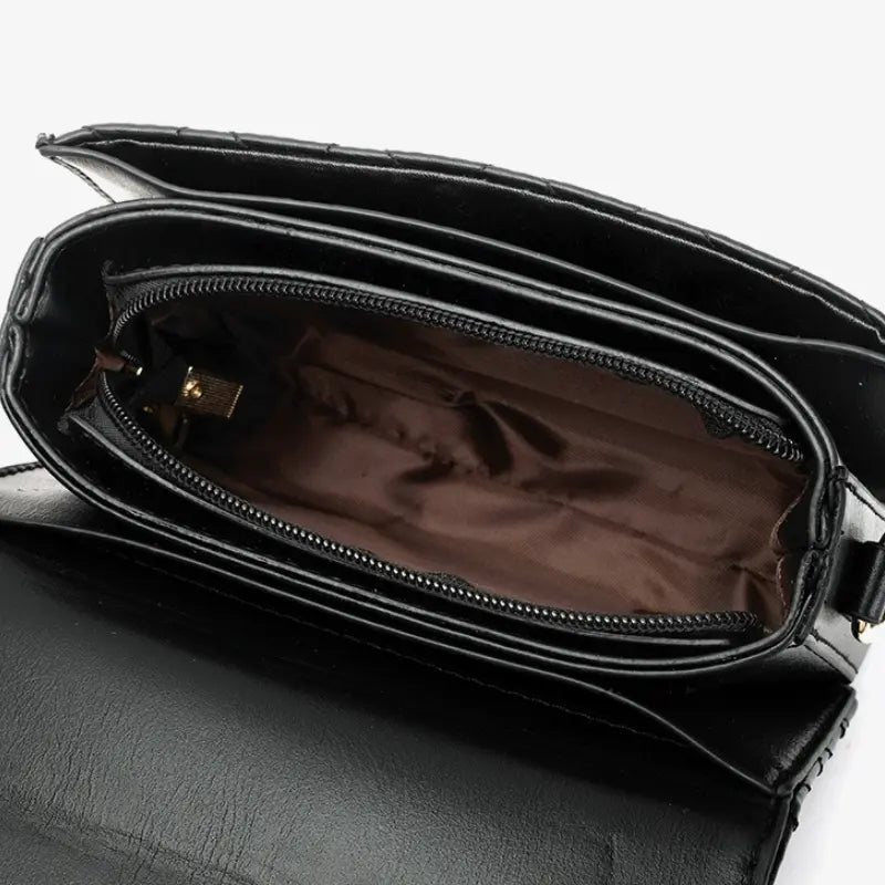 Bolsa Margot Pequena de Couro com Ferragem Banhada a Ouro