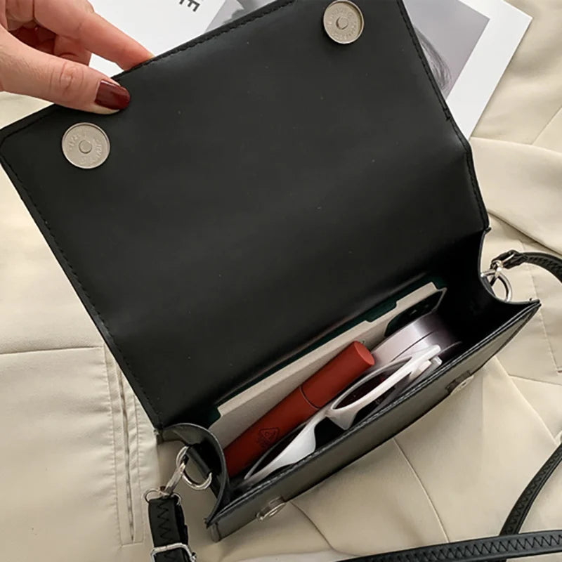 Bolsa Ava Pequena Transversal de Couro