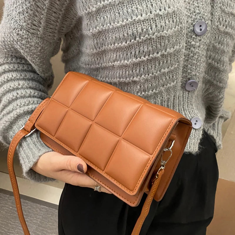 Bolsa Ava Pequena Transversal de Couro