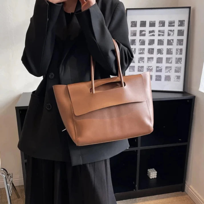 Bolsa Stella Feminina Grande de Ombro em Couro com Design Coreano
