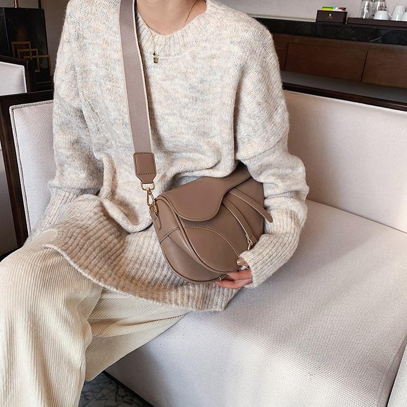 Bolsa Delfina Saddle com Alça