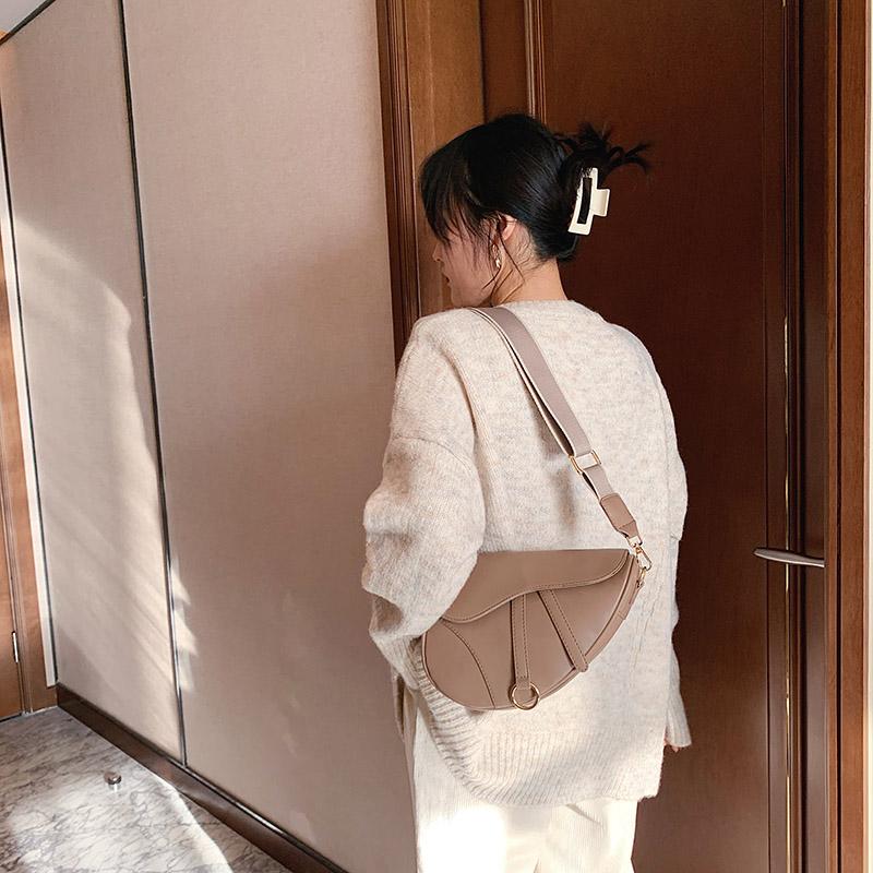 Bolsa Delfina Saddle com Alça