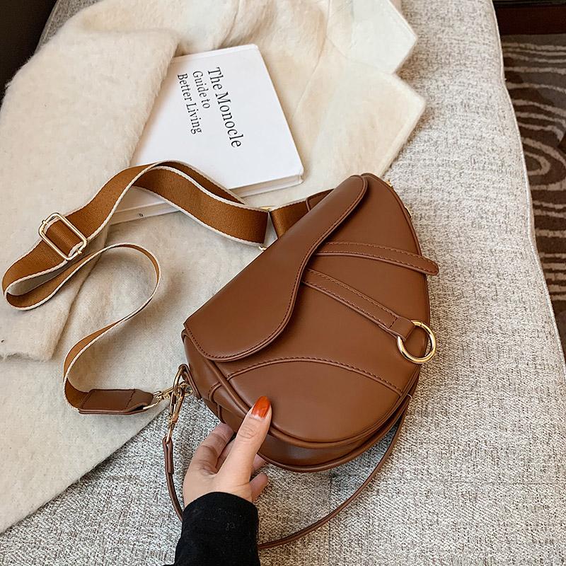 Bolsa Delfina Saddle com Alça