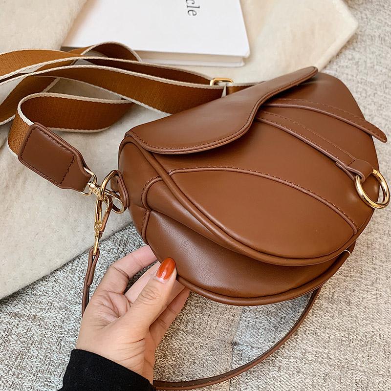 Bolsa Delfina Saddle com Alça