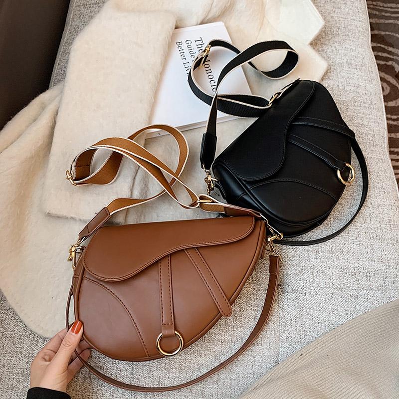 Bolsa Delfina Saddle com Alça