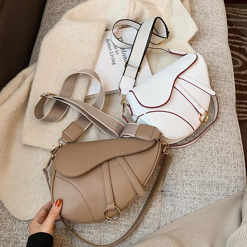 Bolsa Delfina Saddle com Alça