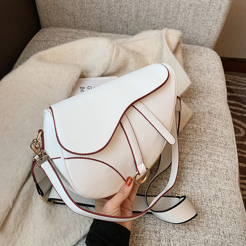 Bolsa Delfina Saddle com Alça