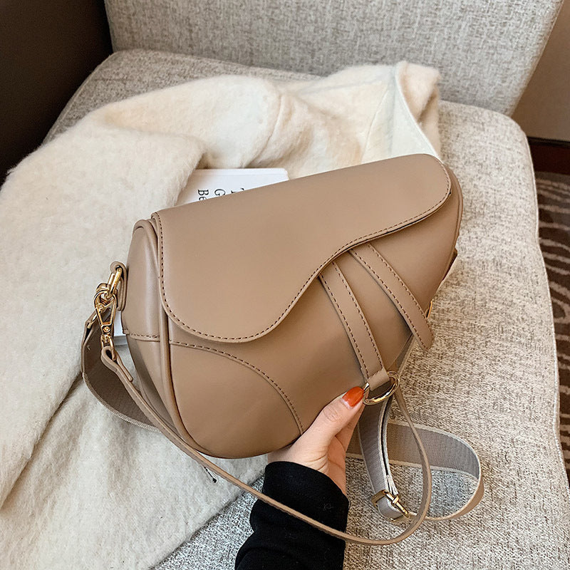 Bolsa Delfina Saddle com Alça