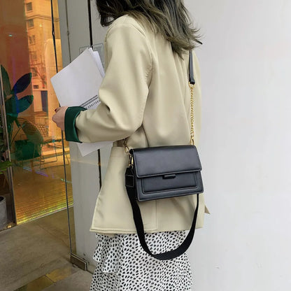 Bolsa Emily Pequena Transversal de Couro