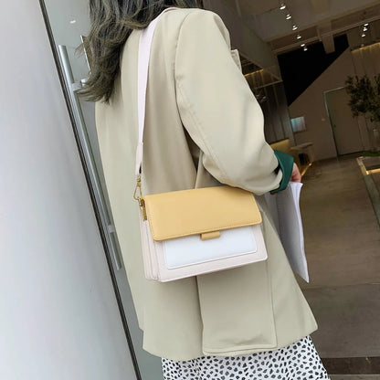 Bolsa Emily Pequena Transversal de Couro