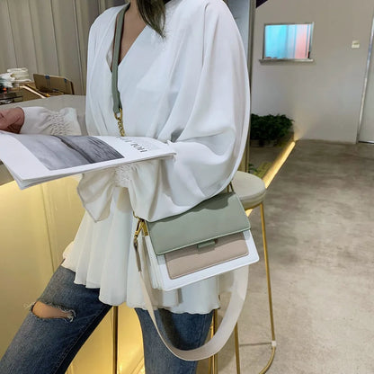 Bolsa Emily Pequena Transversal de Couro