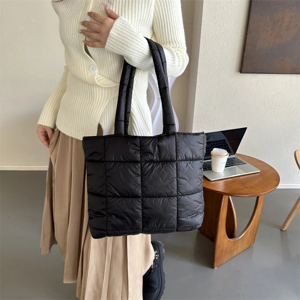 Bolsa Elara Puffer de Ombro Grande