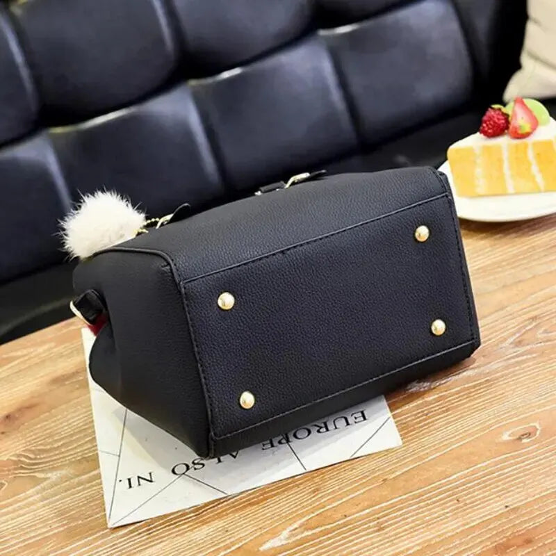 Bolsa Clara Tiracolo com Tassel