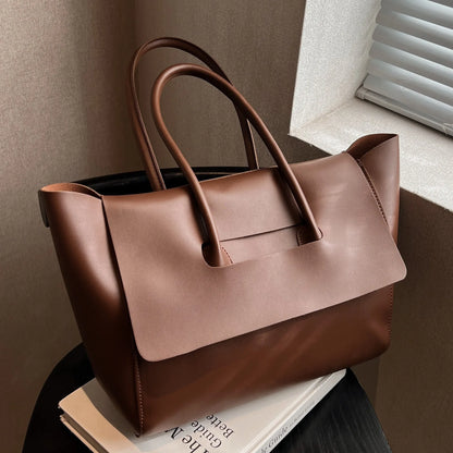 Bolsa Stella Feminina Grande de Ombro em Couro com Design Coreano