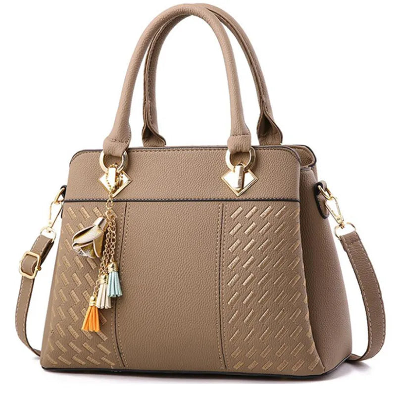 Bolsa Amelia Tote Transversal com Detalhe em Tassel