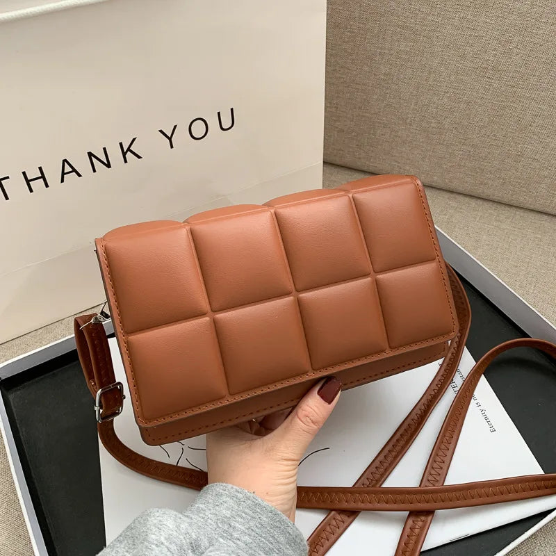 Bolsa Nivara Quilted Transversal Pequena