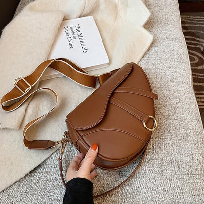 Bolsa Delfina Saddle com Alça