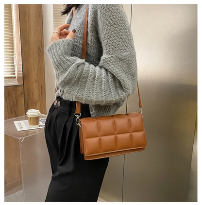 Bolsa Nivara Quilted Transversal Pequena