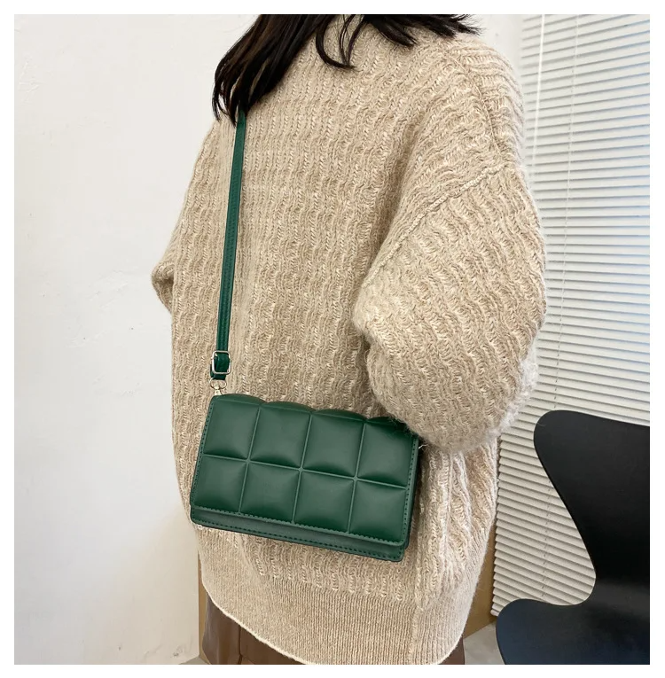 Bolsa Nivara Quilted Transversal Pequena
