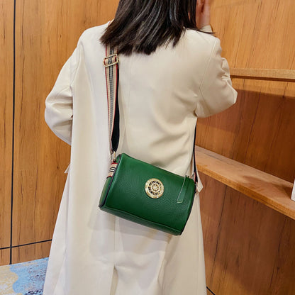 Bolsa Isabelle Tiracolo em Couro com Fecho Metálico