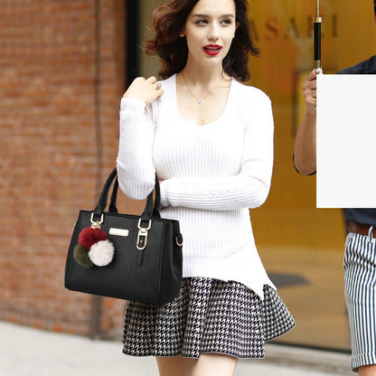 Bolsa Clara Tiracolo com Tassel